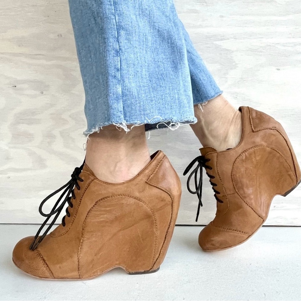 Gee Wawa Electic & Artsy Brown Leather Women's Wedge Ankle Boot Size 7